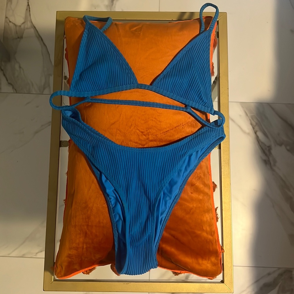 Minimale Animale bikini. Electric Blue.